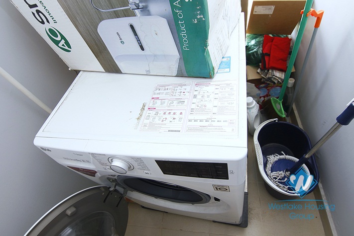 A cozy 1 bedroom apartment for rent in Vinhomes Metropolis, Lieu Giai